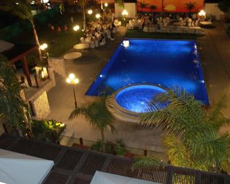 The Caravel Hotel - Limassol - Pool