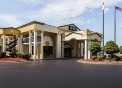 Quality Inn and Suites Mooresville-Lake Norman - Mooresville - Bâtiment