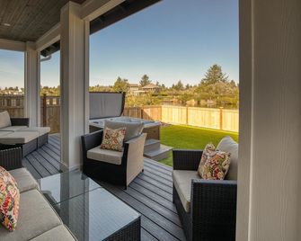 Bridge House - Ocean Shores - Parveke