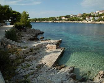 One Bedroom Apartment Toni A3 - Primosten - Strand