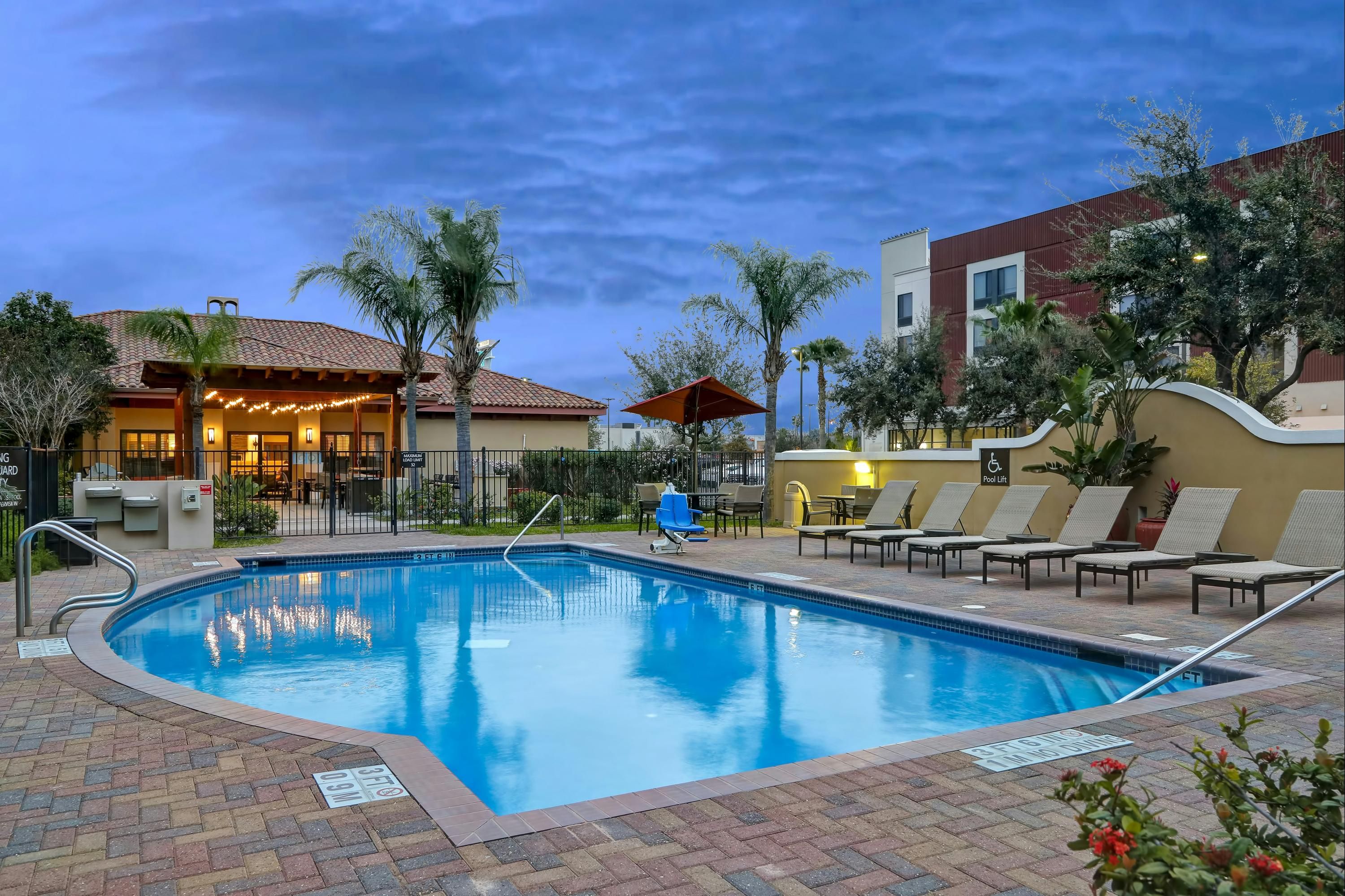 Homewood Suites by Hilton McAllen - McAllen - Pool
