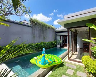 Seminyak Icon - by Karaniya Experience - Chse Certified - Denpasar - Pool