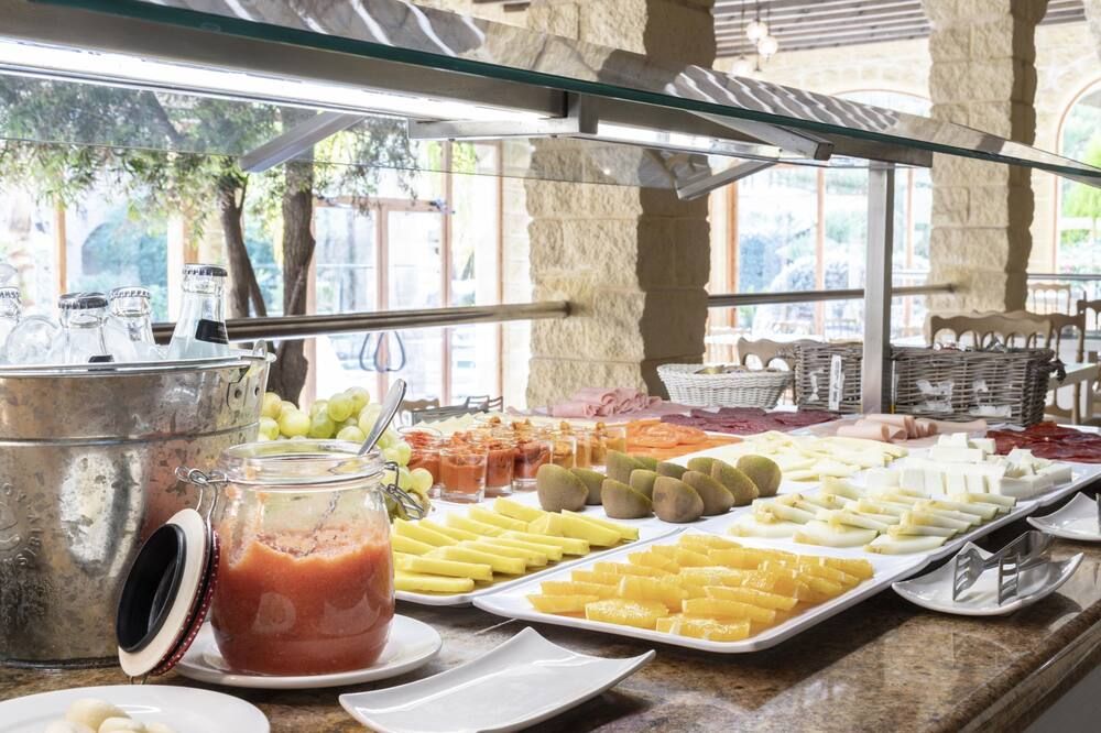 Hotel Plaza Del Castillo - מלאגה - בופה