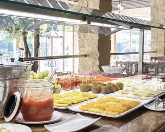 Hotel Plaza Del Castillo - Málaga - Buffet
