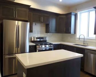 Spacious, modern townhouse in Dawson Creek. - Dawson Creek - Keuken
