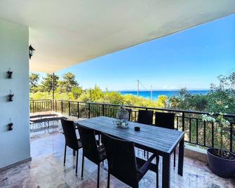 Luxury apartment in Akti Elias Sithonia - Elia Nikitis - Balcony