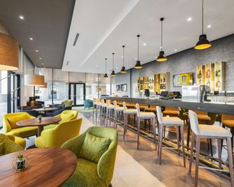 Hilton Garden Inn Windhoek - ווינדהוק - בר