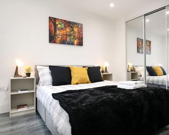 Nottingham Top Serviced Home - Nottingham - Bedroom