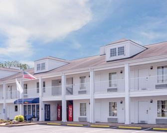 Baymont by Wyndham Albany at Albany Mall - Albany - Κτίριο