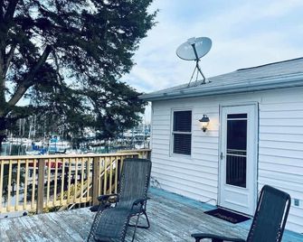 Waterfront Views with King Bed in Solomons Island - Solomons - Balcón
