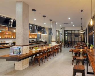 Kama Hotel - Medan - Bar