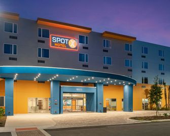 SPOT X Hotel Orlando Intl Dr by The Red Collection - Orlando - Building