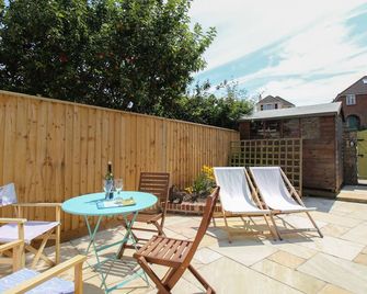 Poppy Cottage - Swanage - Patio