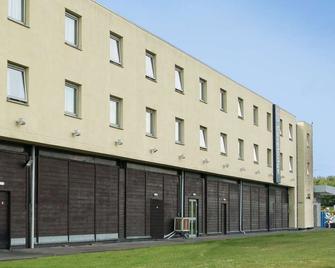 Travelodge Nottingham EM Airport Donington Park M1 - Derby - Building