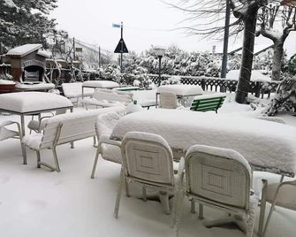 Hotel Veles - Querciola - Innenhof