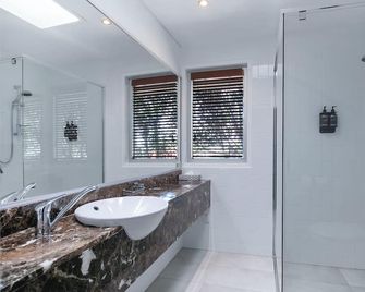 Comfort Inn & Apartments Northgate Airport - Brisbane - Bathroom