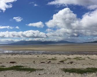 Charming Coastal Cottage Tucked Into 'Argyll's Secret Coast' Wonderful views - Tighnabruaich - Beach
