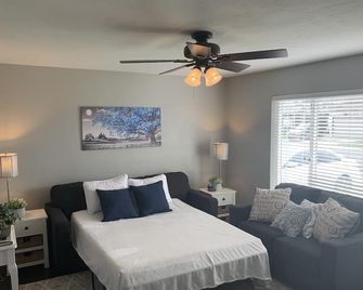 Robert St Cottage, near Lodi Lake - Lodi - Bedroom