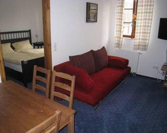 Gastehaus Weingartner - Mannheim - Living room