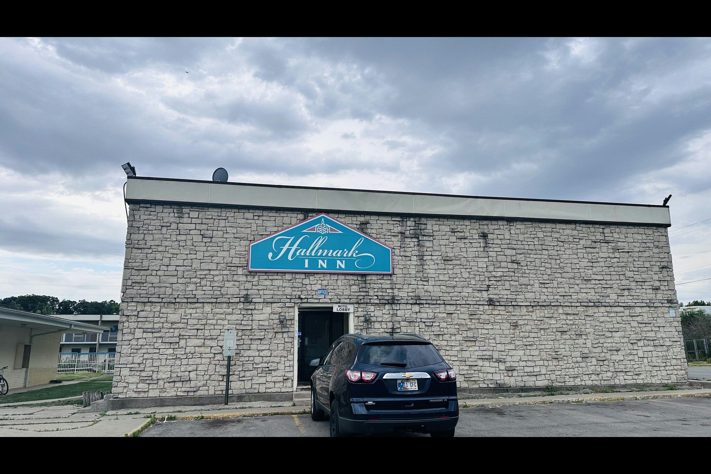 Hallmark Inn By OYO Fort Wayne - פורט ווין - בניין