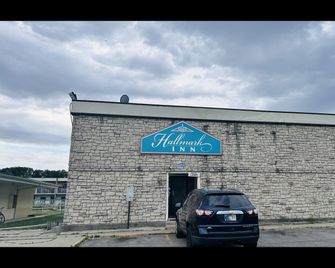 Hallmark Inn By OYO Fort Wayne - Fort Wayne - Edificio