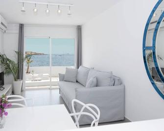 Enkala Apartamentos - Ibiza - Living room