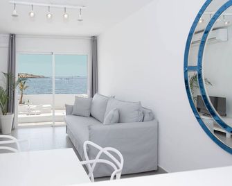 Enkala Apartamentos - Ibiza - Living room