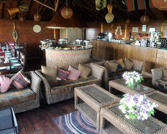 Port Lympne Reserve - Livingstone Lodge - Hythe - Bar