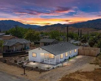 Huth Street Haven - Lake Isabella