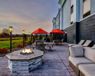 Hampton Inn Cortland - Cortland - Patio