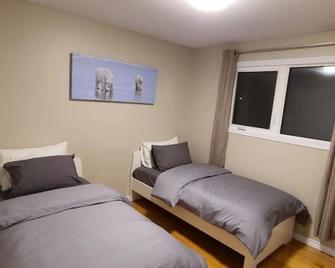 Yk Aurora - Yellowknife - Bedroom