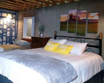 Your Kansas Hide-away! 'The Gatehouse' welcomes you! - Winfield