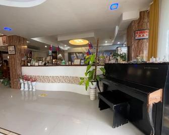 Pilot Hotel - Alaminos - Front desk