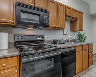 Deluxe Studio in Historic Downtown Building! - Bartlesville - Küche