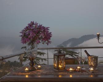 Renest Dunsvirk Court Mussoorie - Mussoorie - Balcony