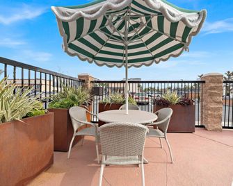 Econo Lodge Inn & Suites Escondido Downtown - Escondido - Balkon