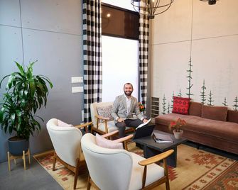 The Lodge Red Hook - Brooklyn - Lobby