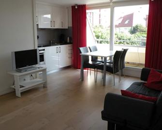 Studio, 200 meters from the beach and in the center. - Noordwijk - Living room