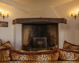 Hôtel Les Vieux Toits - Neuchâtel - Living room