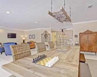 Private 1300 sq ft Cottage in Historic Yorktown-w/ trolley access - Yorktown - Dining room