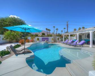 Entertainers Dream Backyard With Gorgeous Mountain Views - Palm Springs - Piscina