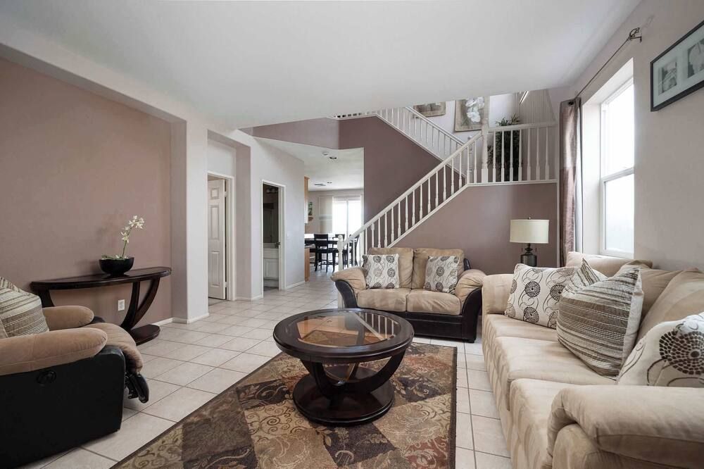 Perfect Family Home w/ Private Outdoor Space! - San Diego - Sala de estar