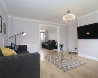 Dunfermline Luxury 3 bedroom house - Dunfermline - Phòng khách