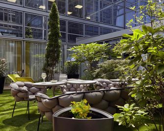 Hôtel Mercure Paris La Défense Grande Arche - Nanterre - Patio