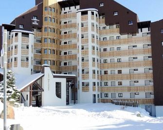 Cozy 1BR Apartment for 4 near Slopes & Shops in Alpe d'Huez - Huez - Building