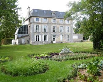 Chambres d'Hôtes Château de Damigny - Μπαγιέ - Κτίριο
