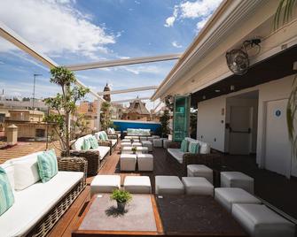Málaga Premium Hotel - Málaga - Patio