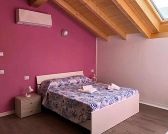 Hotel Mojito - Domaso - Schlafzimmer