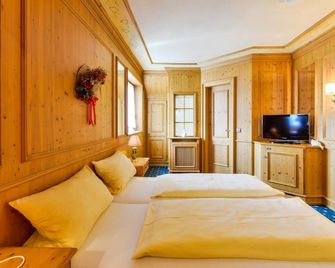 Jauch's Löwen - March - Habitación