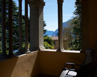 Villa Ucci - Onno - Balcón